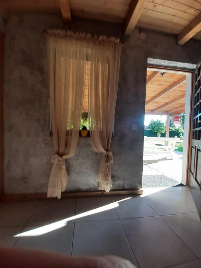 Balabani Local Stay Golubovci Buitenkant foto